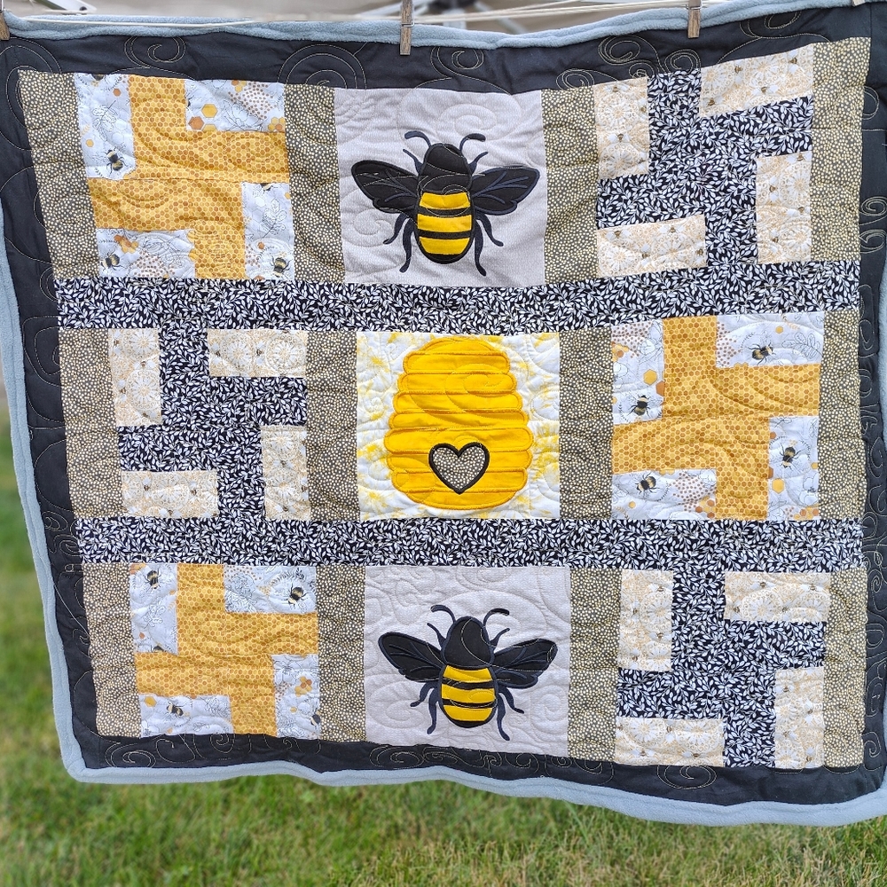 Handmade Lap Baby Bee Hive Quilt